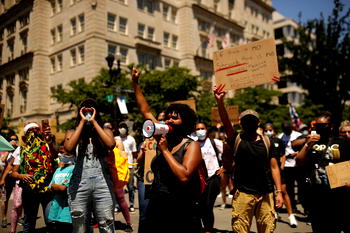 Officials urge Floyd protesters to get coronavirus tests