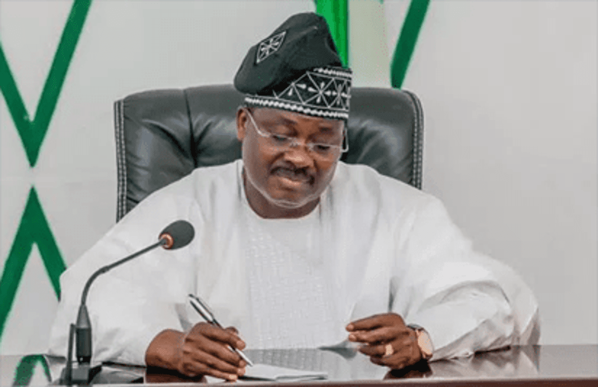 Ogun State Governor, Prince Dapo Abiodun, Thursday, described as "end of an era" the death of the former Governor of Oyo State, Senator Isiaka Abiola Ajimobi.
