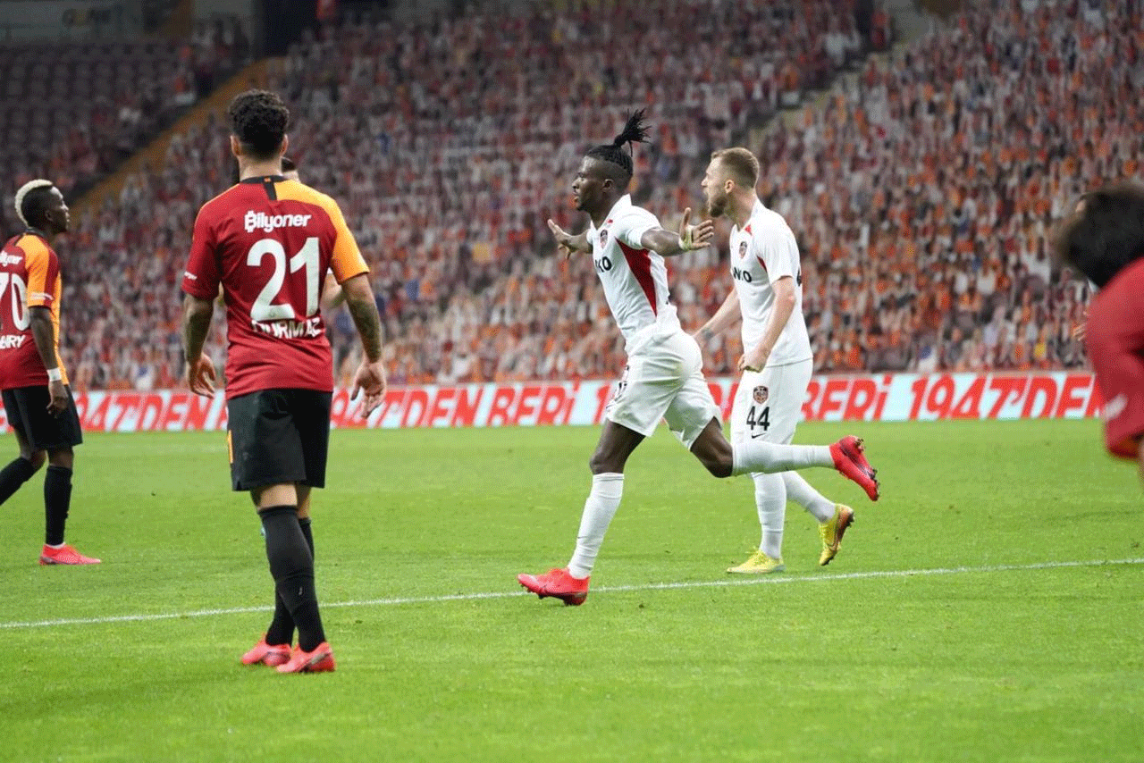 Ref faulted for disallowing Kayode’s bicycle kick goal against Galatasaray