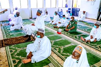 PHOTO NEWS: Buhari resumes juma’at prayer, observes social distancing