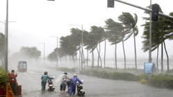 Mumbai streets deserted as India’s biggest city braces for cyclone