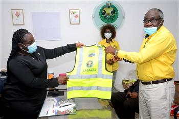 OAAN donates safety jackets to LASPARK