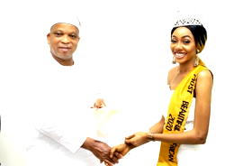 Top Nigerian model, Queen Felicia Boco bags endorsement deal