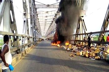 How truck caught fire on Onitsha Niger Bridge
