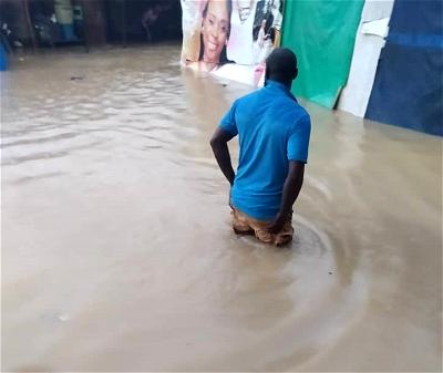 Guinness street in Agege was flooded as a result of rains