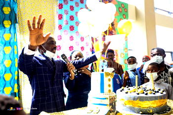 Pastor Paul Enenche of Dunamis distributes food, others to less privileged