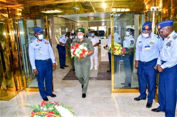 Arotile: Female Generals at Defence Headquarters, Nigerian Navy pay condolence visit to Chief of Air Staff