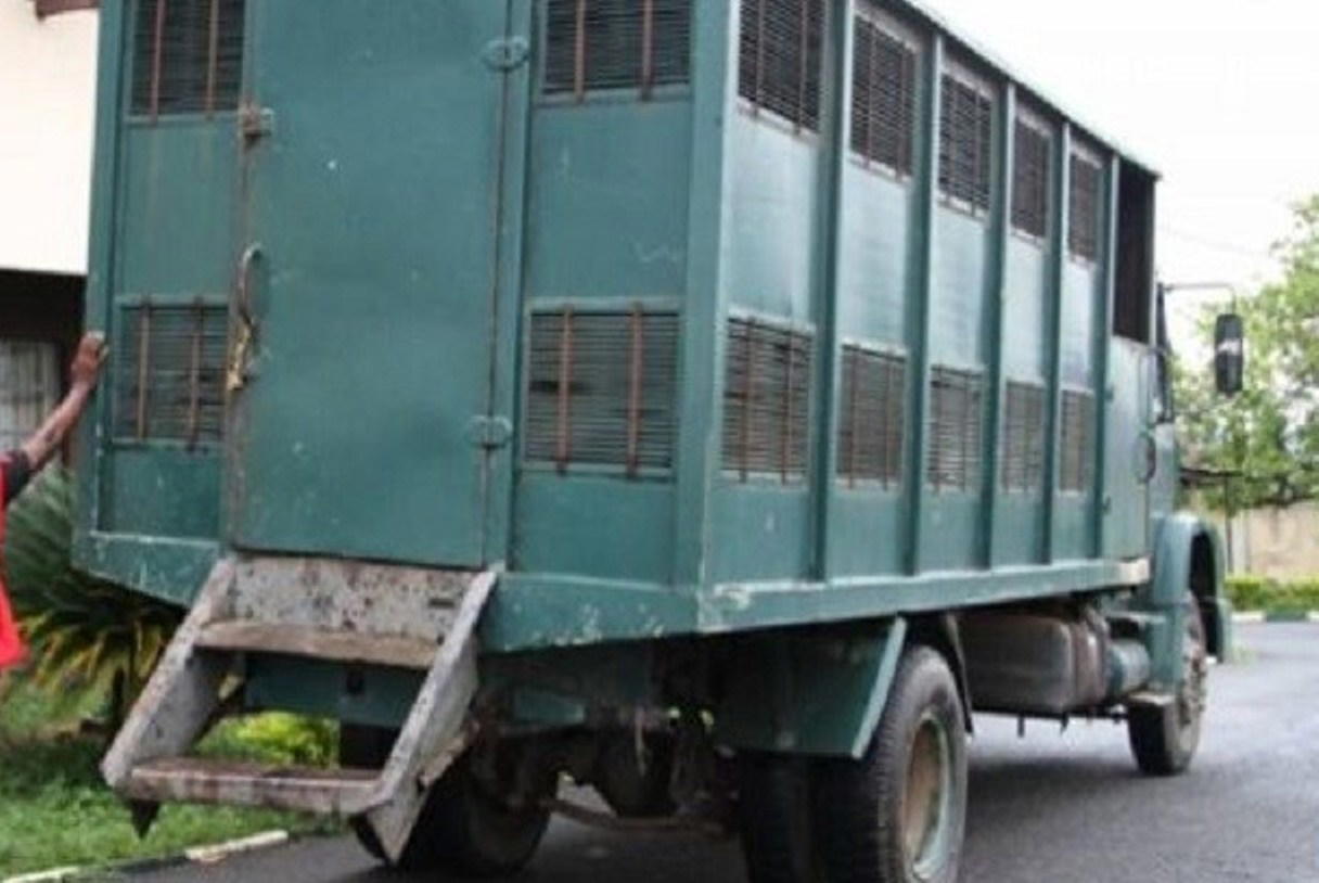 Plateau: Armed men ambush Correctional Service convoy, free four suspects