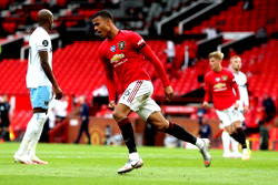 Man Utd edge closer to Champions League after West Ham draw