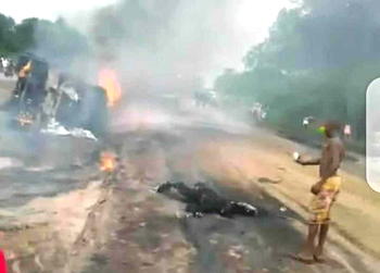 3 dead, 4 vehicles burnt as fuel tanker goes up in flames in Delta