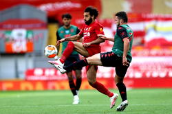 Lacklustre Liverpool leave it late to see off Aston Villa