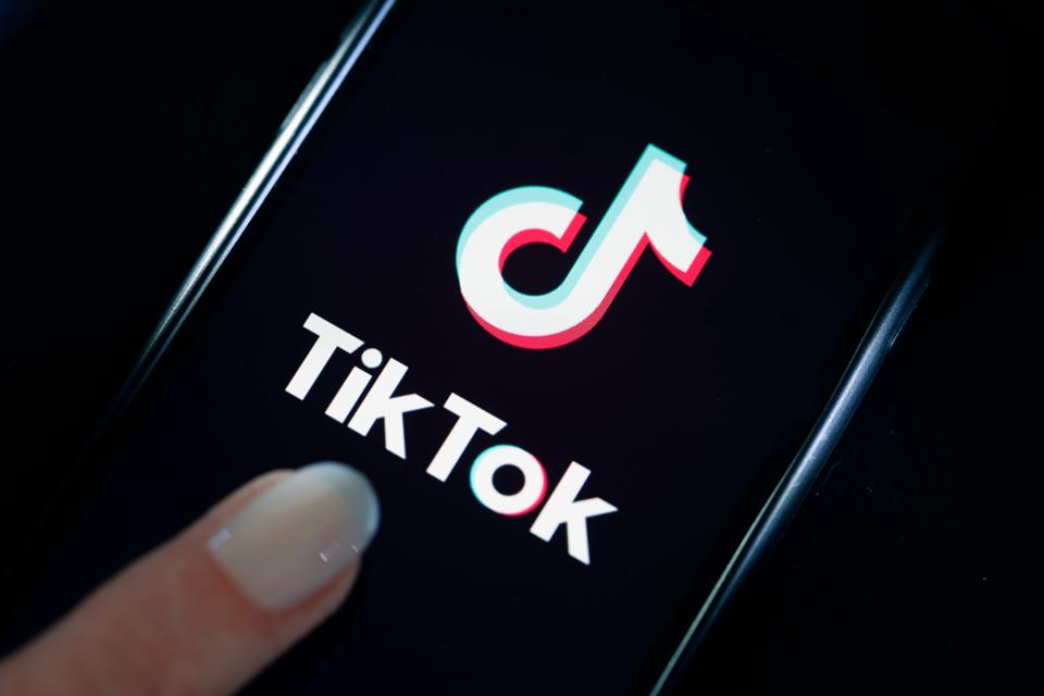 Pakistan bans Tik-Tok over 'immoral and indecent' content