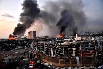 Lebanese judge orders detention of top officials after port blast