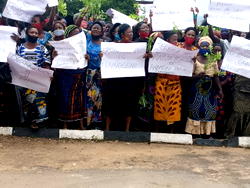 Anambra women protest harassment of Monarch, detention of sons