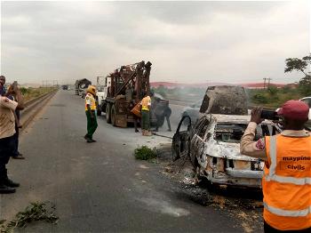 Gridlock on Lagos/Ibadan Expressway as fire guts car