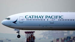 Cathay Pacific offers early retirement scheme to older pilots
