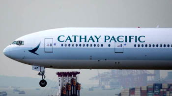 Cathay Pacific offers early retirement scheme to older pilots