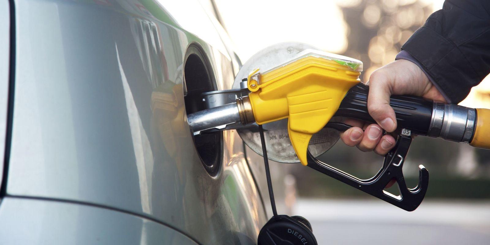 Nigeria&#39;s daily consumption of petrol drops to 56m litres
