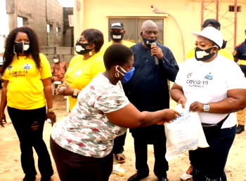 COVID-19: Police officer distributes palliatives to widows in Lagos communities  
