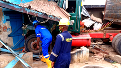 Tragedy averted as truck rams into building in Lagos