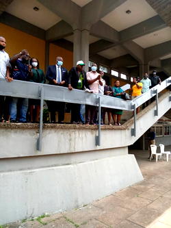 VIDEO: Sacked Unilag VC, Ogundipe leads workers’ protest, as new VC resumes