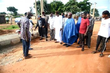 Photos: Niger infrastructure Committee inspect ongoing works on Broadcasting Road