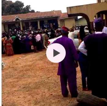 VIDEO: Soldiers descend heavily on applicants of FG’s 1000 jobs per LG in Ibadan