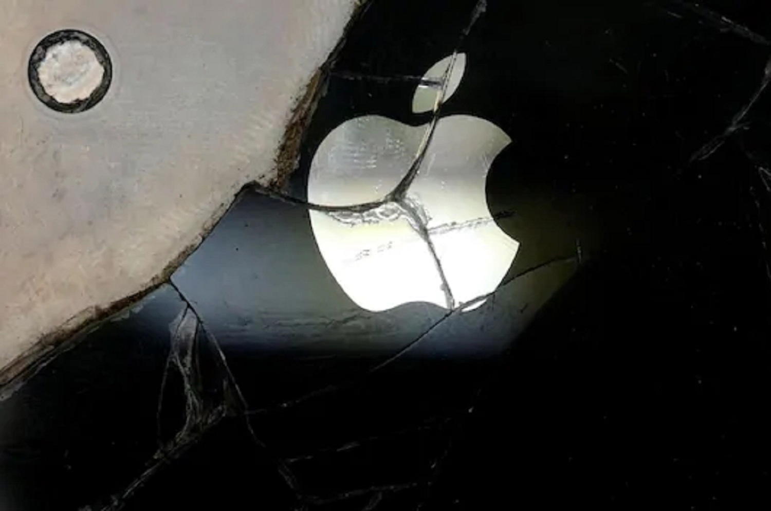 Teenage boy attempts suicide after torture by man for breaking his iPhone