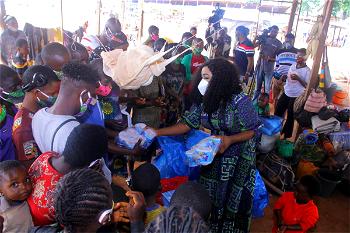 Gov Ayade supports 46, 000 Cameroonian refugees