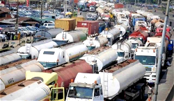 Petrol: Tanker drivers threaten strike over harassment by security agents