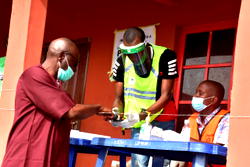 [Photos] Edo 2020: Ize-Iyamu votes, hopes for victory