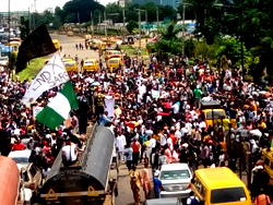[Photos/Video] #EndSARS: Lawyers protest at Lagos House of Assembly