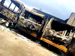 #EndSARS Protest in Ondo: Irate youths set school shuttle buses on fire