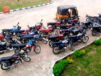 Hoodlums attack Customs command, injure officers