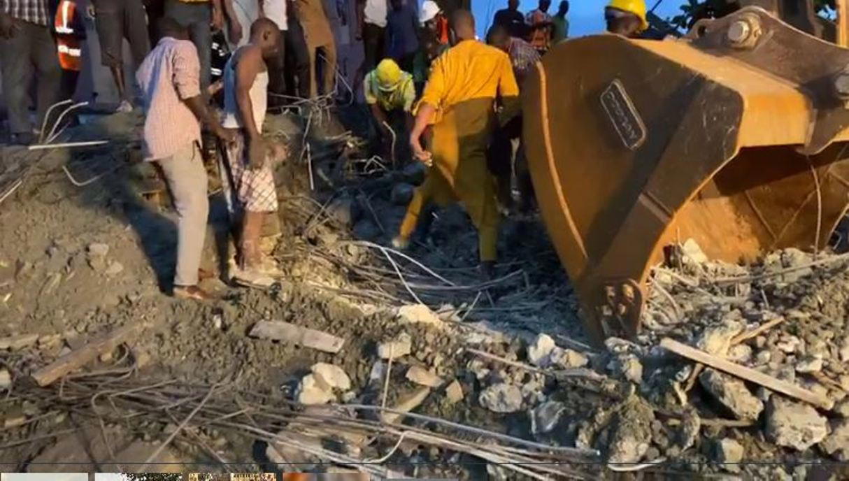 VIDEO: 6 die, 10 rescued as three-storey building collapses in Lagos