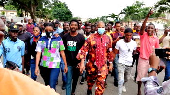 ENDSARS protesters shut down Lagos/Ibadan expressway as Femi Kuti joins