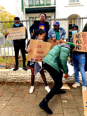 VIDEO: Nigerians in Holland join #EndSARS protest, write Buhari on 5 of 5 demands