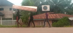 VIDEO: Massive looting in Osun as hoodlums cart away motorcycles, others