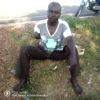 Amputee begs for support after losing arm to police brutality in Bauchi