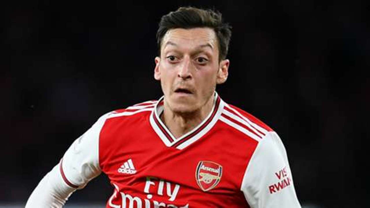 Ozil out of Arsenal’s Premier League squad, Cech in surprise return at Chelsea