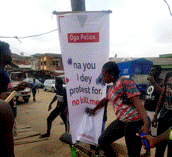 ‘Oga Police na you I dey protest for, no kill me’— Lagos wakes up to #EndSARS banners