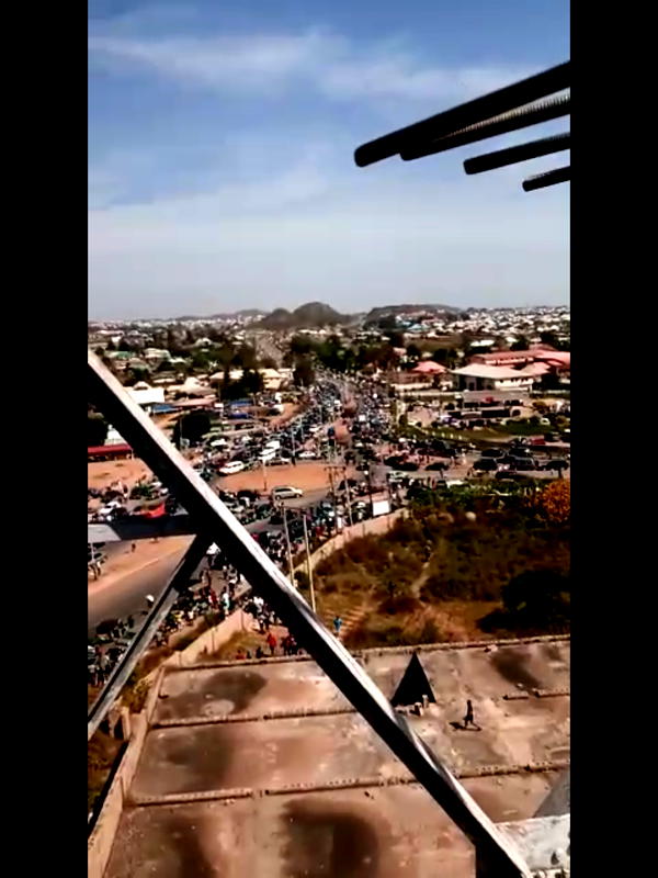 VIDEO: Bukuru, Jos, Plateau State, COVID-19 warehouse under siege