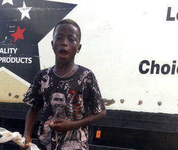 [Video] ENDSARS: Do it so I can go to school, boy begs protesters; gifts them snacks