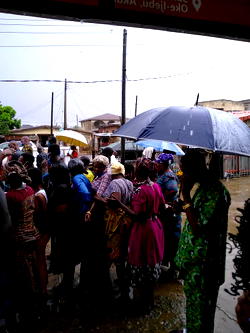 Large turn out of voters in Akure despite rainfall