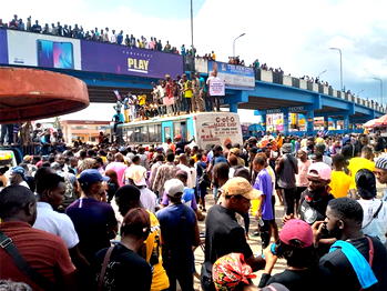Photo: #ENDSARS protesters occupy Oyo govt house