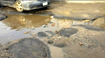 VIDEO: Poor road condition at Idi-Odo Roundabout, Ibadan