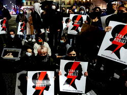 Demonstrations resume against effective Polish abortion ban
