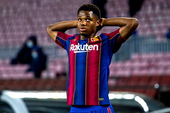 Teenager Fati out for four months, say Barcelona