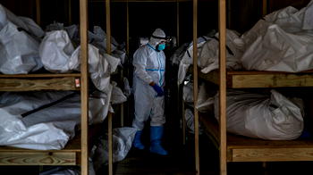 US coronavirus infections, deaths, hospitalizations shatter records