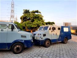 Lagos police impounds two bullion vans over inadequate security